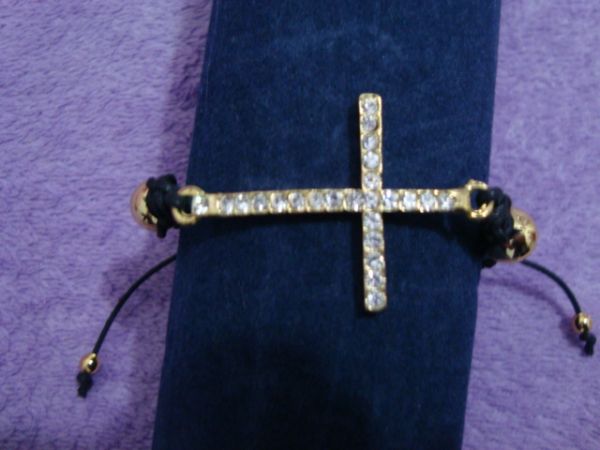 Cod.P004 - Crucifixo fino c/ Strass